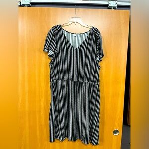 Old Navy Black, white and yellow dress, size XXL